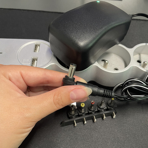 Incarcator universal reglabil 3-12V, USB, 30W, 6 varfuri interschimbabile, iesire 2000 mA, interfata CA, cablu 150 cm, negru - imagine 13