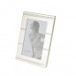Rama foto format 10X15, metal, cu insertie striata, RESIGILAT Rama foto format 10X15, metal, cu insertie striata, RESIGILAT
