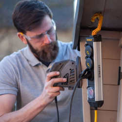 Prelungitor retea de exterior, intrerupator, 4 prize, carlig de agatare, 5 m 