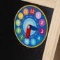 Tabla magnetica cu 2 fete, rama din lemn, markere, burete, accesorii incluse, inaltime 40 cm