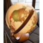 Glob geografic iluminat Optimus 30 cm – rotire in 2 planuri, harta politica, suport lemn cires Glob geografic iluminat Optimus 30 cm – rotire in 2 planuri, harta politica, suport lemn cires