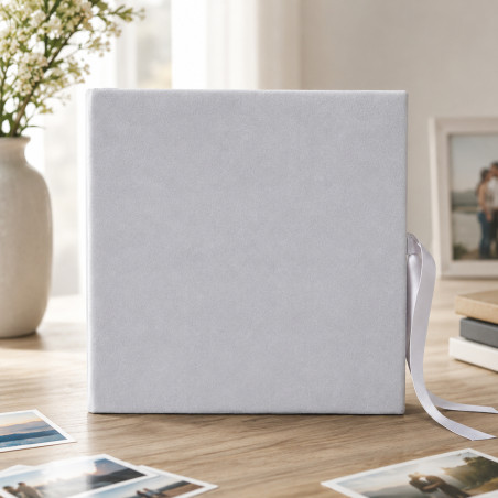 Album foto premium Velvet 500 poze 10x15 cm, catifea gri, file negre, inchidere panglica satinata